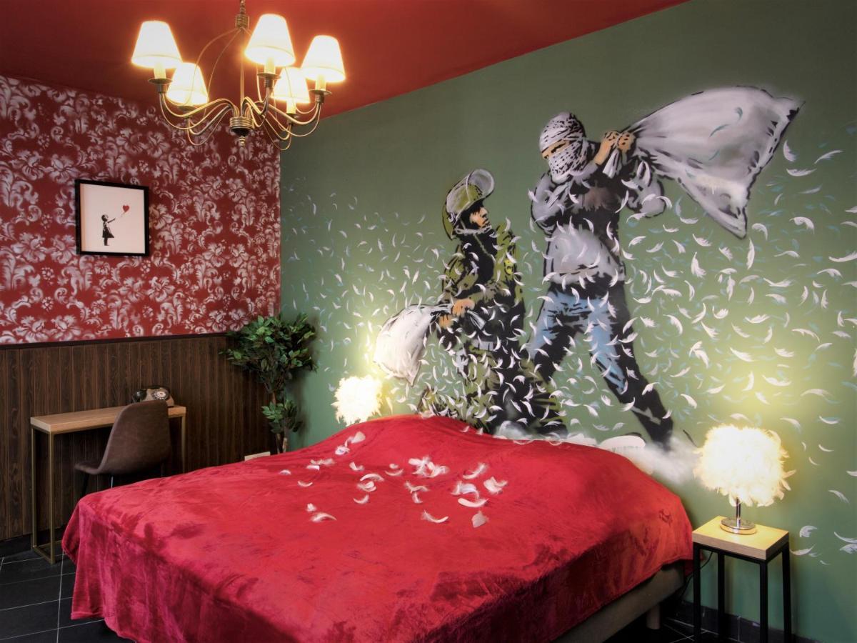 Walled Off Hotel Paris Dış mekan fotoğraf