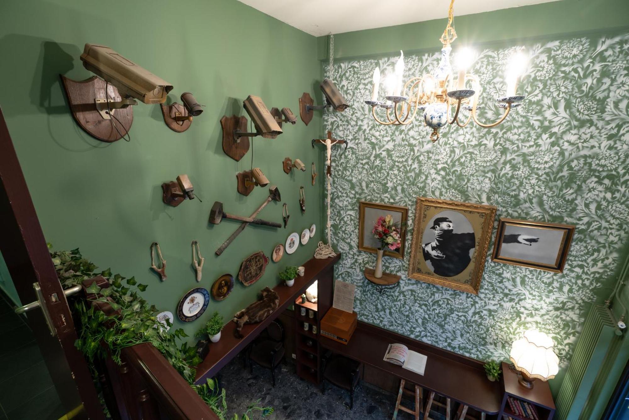 Walled Off Hotel Paris Dış mekan fotoğraf